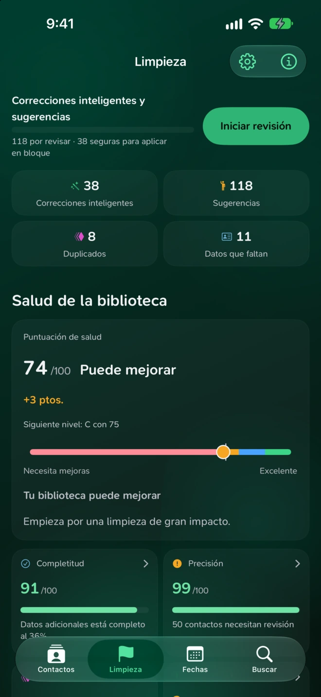 Vista general de Limpieza en Cadre con Correcciones inteligentes, Sugerencias, Duplicados y la puntuación de Salud de la biblioteca.